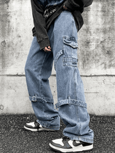 Herren-Cargojeans im Vintage-Stil mit Riemendetail